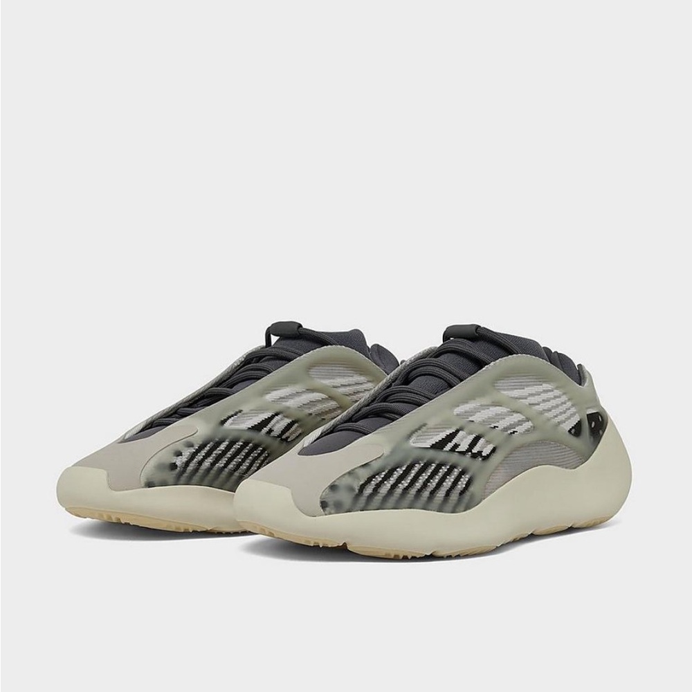 ADIDAS ORIGINALS YEEZY 700 V3 CASUAL SHOES